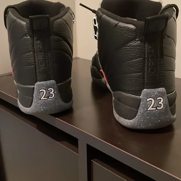 Nike AirJordan Retro 12 - Picture 8 of 15